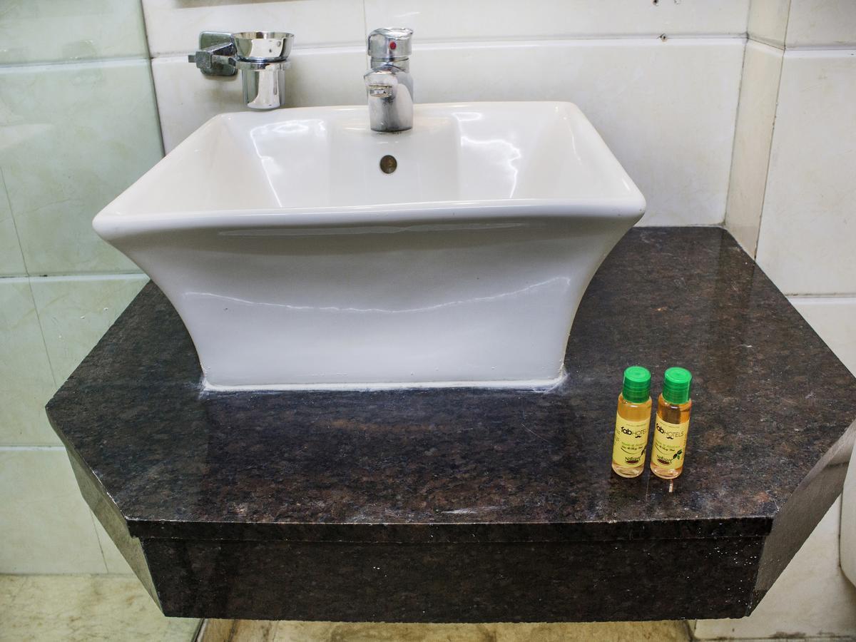 Fabhotel Marble Arch Karol Bagh Delhi  Dış mekan fotoğraf